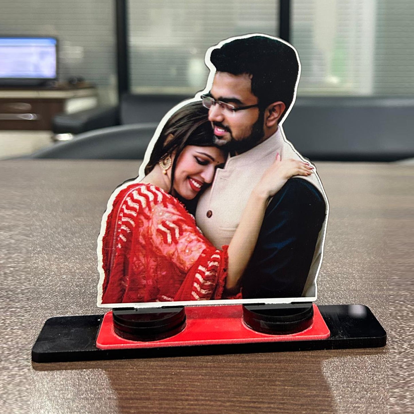 Magnetic table photo cutout